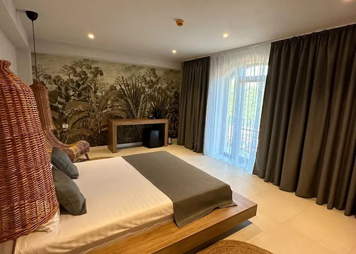 Luuma Πανσιόν