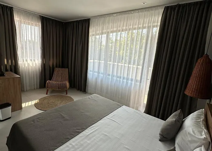 Luuma Πανσιόν